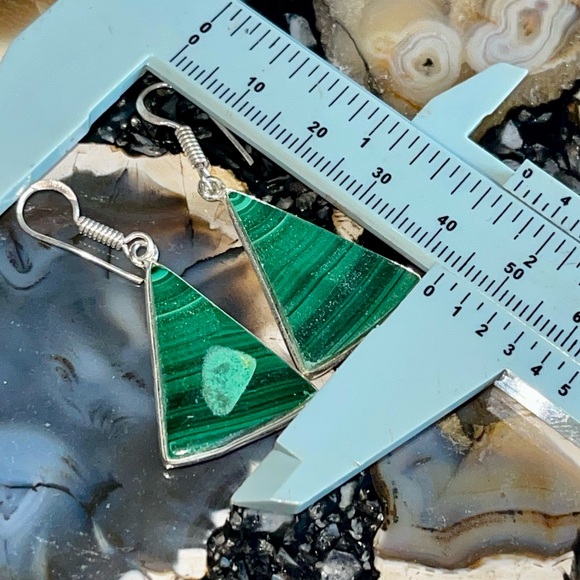 Malachite Pendant & Earrings Set - Picture 11 of 14